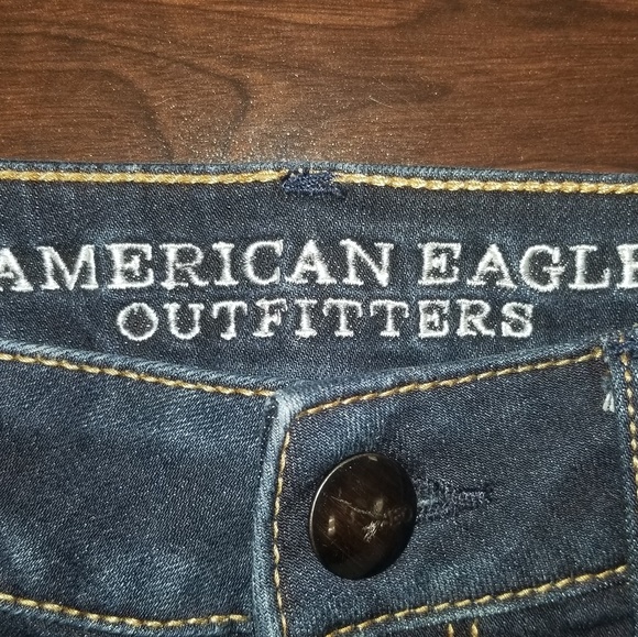 AEO Cut Off Jean Shorts, Size 4 - Picture 2 of 3